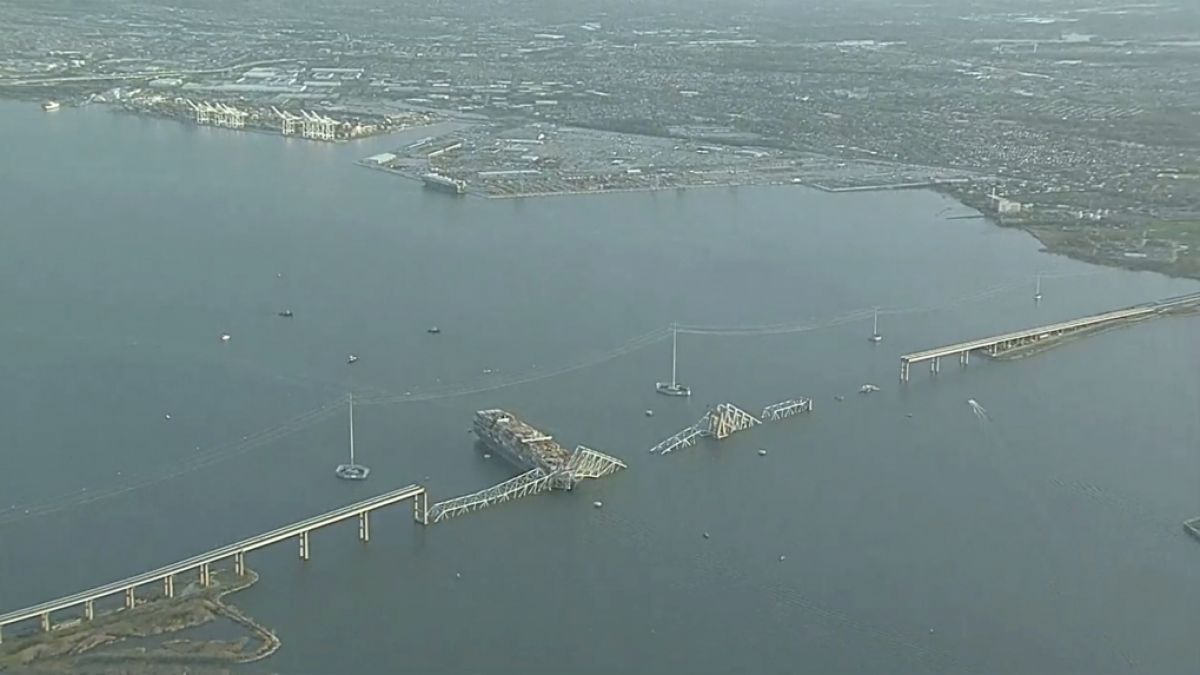 Blick auf die Francis Scott Key Bridge nach der Kollision. (Foto)
