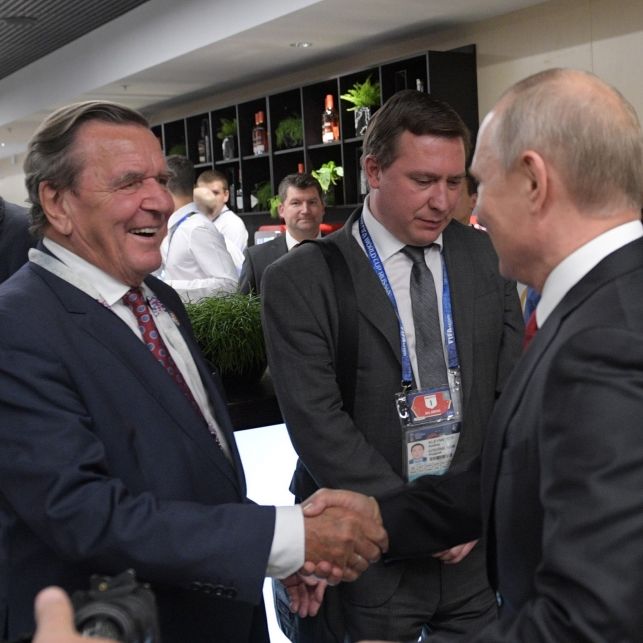 Putin-Kumpel Schröder spricht über möglichen Atomkriegs-Plan des Kremls