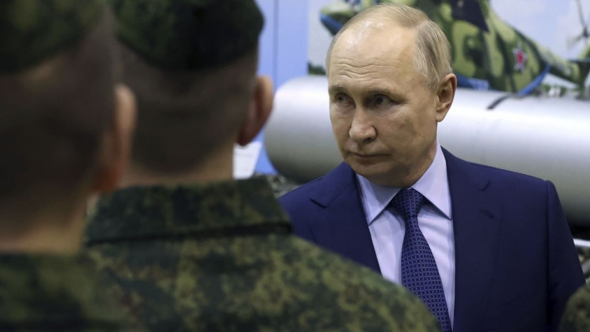 Offenbar musste Wladimir Putin Schiffe seiner Schwarzmeerflotte abziehen. (Foto)