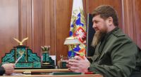 Ramsan Kadyrow (rechts) gilt als enger Verbündeter von Wladimir Putin.