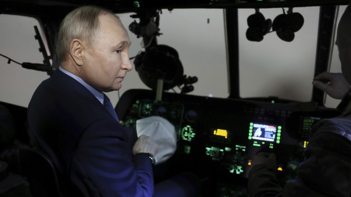 Teile von Wladimir Putins Luftwaffe haben ihr Kampfjet-Geheimnis veraten. (Foto)
