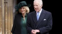 Beim Besuch des Ostergottesdienstes Ende März 2024 in Windsor strahlen König Charles III. und seine Gattin Camilla über das ganze Gesicht.
