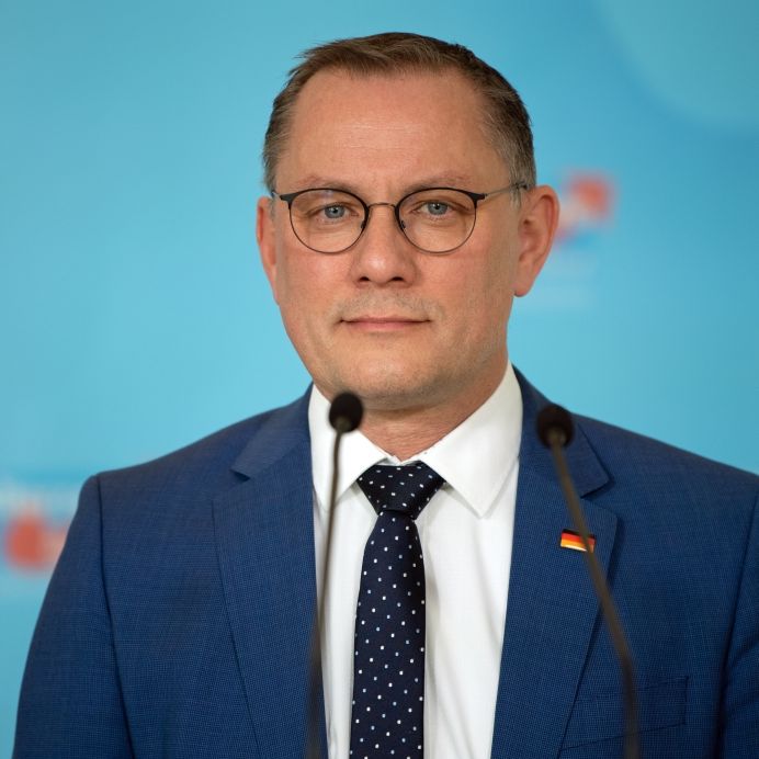 AfD-Chef empört mit Geburtsgruß an Gerhard Schröder