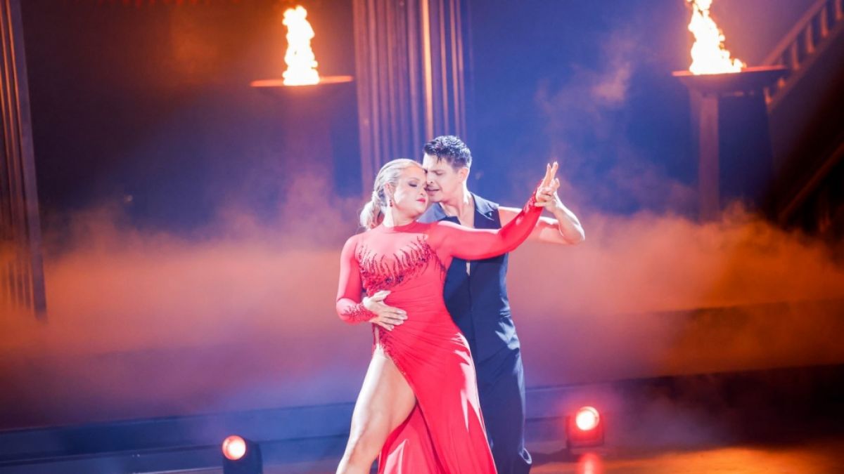 Partnertausch bei "Let's Dance": Sophia Thiel muss in Show 6 auf ihren Tanzpartner Alexandru Ionel verzichten. (Foto)