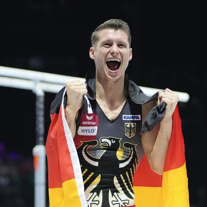 Frau und Unterhose - das bringt dem deutschen Turn-Weltmeister Glück