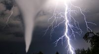 Laut Meteorologen bestehe in einigen Regionen am Montag (15.04.2024) leichte Tornadogefahr.