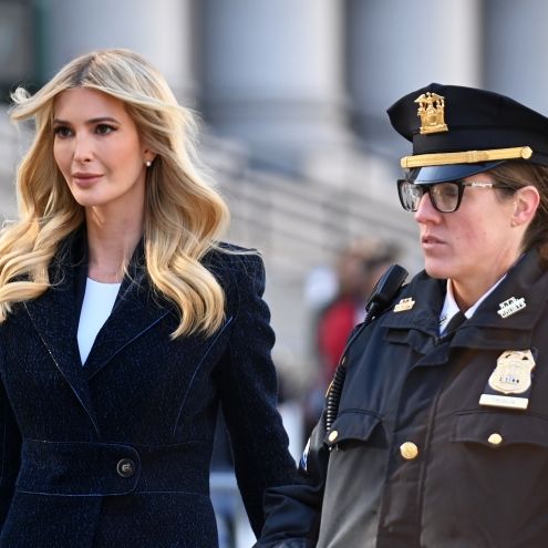 Tochter Ivanka lässt Donald Trump vor Gericht sitzen in New York
