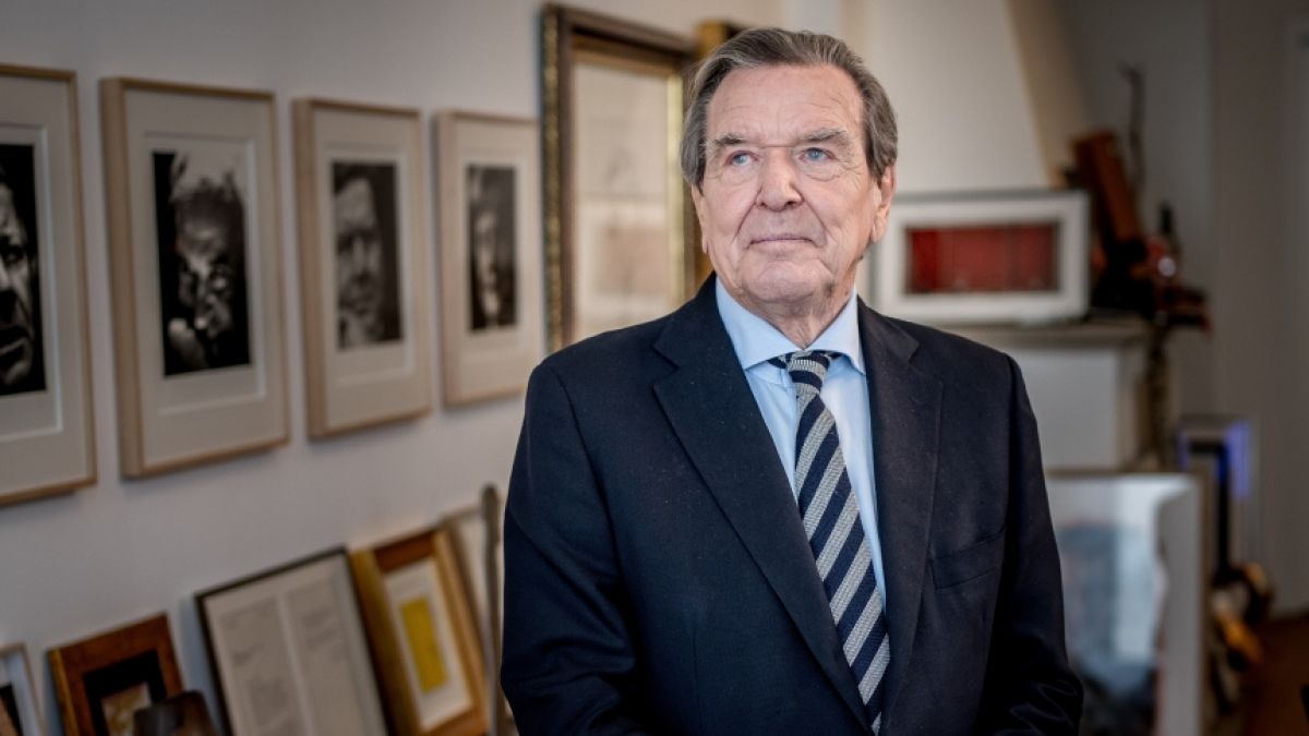Gerhard Schröder (Foto) verwirrte mit einem Auftritt bei Gregor Gysi. (Foto)