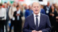 Auf der Hannover Messe wollte ein KI-Roboter zunächst nicht auf Bundeskanzler Olaf Scholz hören.