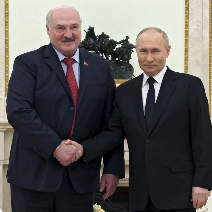 Der belarussische Machthaber Alexander Lukaschenko (links) gilt als engster Verbündeter von Wladimir Putin.