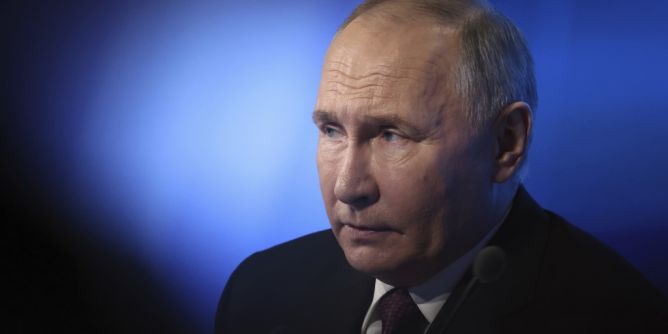 Wladimir Putin schmeichelt China-Boss