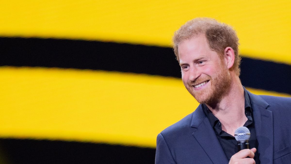 Prinz Harry kehrt nun doch nach Großbritannien zurück - allerdings ohne seine Frau Meghan und den Kindern. (Foto)
