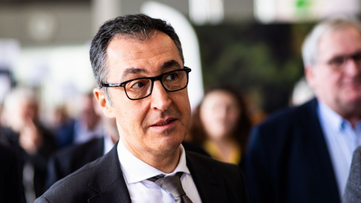 Cem Özdemir (Bündnis 90/Die Grünen), Bundesminister für Ernährung und Landwirtschaft, hat Fett, Zucker und Salz in Supermarktprodukten den Kampf angesagt. (Foto)