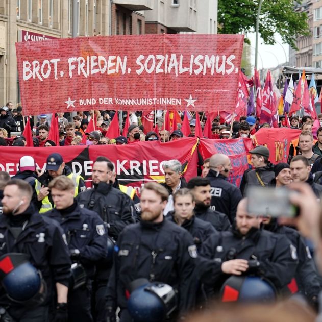 Demonstrationen und Maikrawalle - über 5.500 Polizisten allein in Berlin im Einsatz