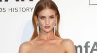 Rosie Huntington-Whiteley präsentierte ihre neue Unterwäsche am eigenen Leib.