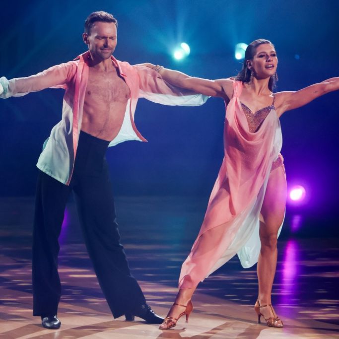 Proditänzer Vadim Garbuzov und TV-Moderatorin Jana Wosnitza gehren zu den sechs verbleibenden Tanzpaaren, die in der neunten Live-Show von 