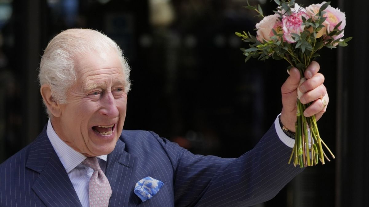 König Charles III. sprüht vor Lebensfreude: Nach knapp drei Monaten Zwangspause ist der krebskranke Monarch wieder in den royalen Alltag zurückgekehrt. (Foto)