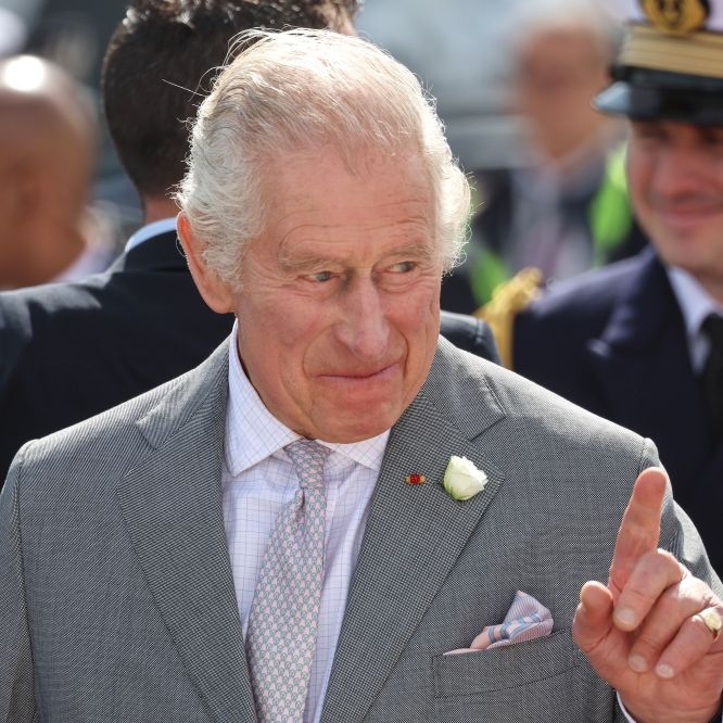 Dass König Charles mit 75 Jahren noch beneidenswert fit ist, hat der Briten-Monarch seinem Frühsport-Programm zu verdanken.