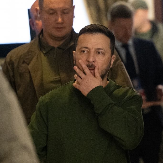 Wolodymyr Selenskyj hat den Chef seiner Leibgarde entlassen. In der Abteilung von Serhij Rud sollen Offiziere einen möglichen Anschlag auf den Ukraine-Präsidenten geplant haben.