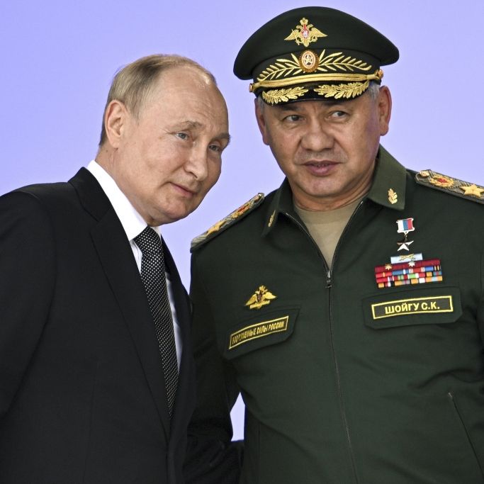 Stühlerücken im Kreml: Auf Geheiß von Wladimir Putin muss Verteidigungsminister Sergej Schoigu seinen Posten räumen.