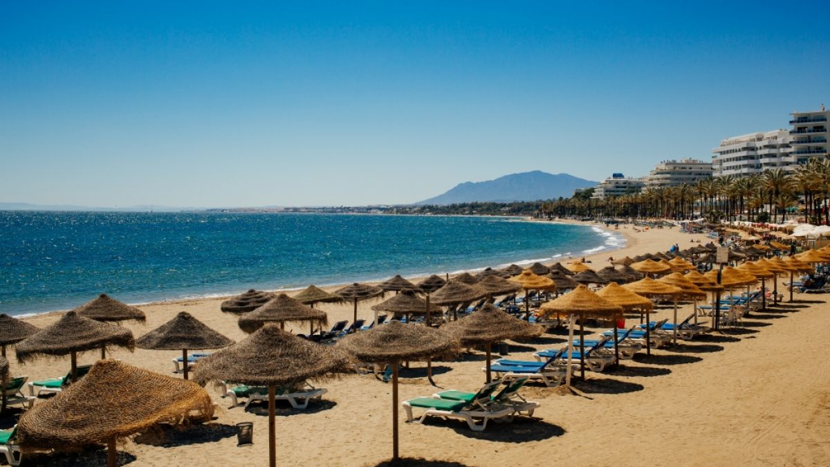 In Marbella an der spanischen Costa del Sol ist eine 26-jährige Urlauberin Opfer eines sexuellen Übergriffs geworden (Symbolfoto). (Foto)