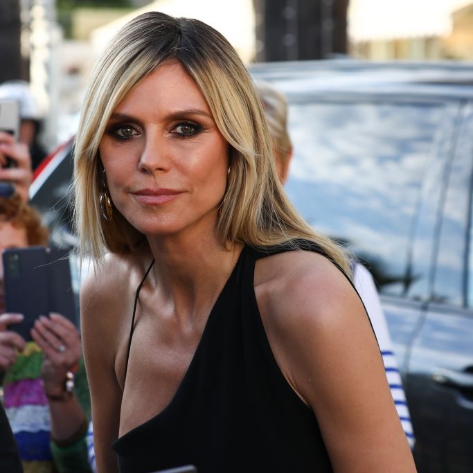 In Cannes setzt sie ihre Beine nicht nur auf dem roten Teppich in Szene