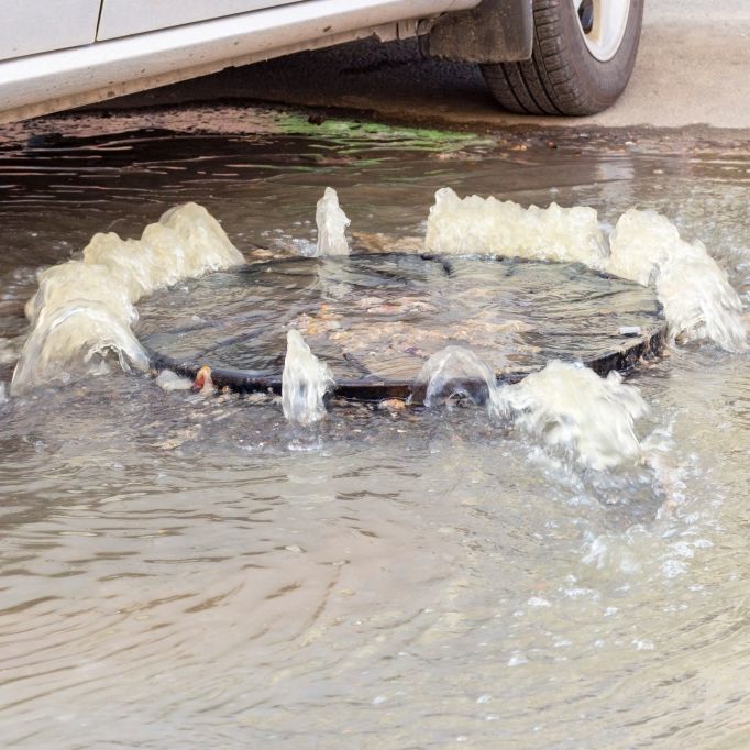 Wetterdienst warnt vor Sturzfluten - Hier drohen Überschwemmungen