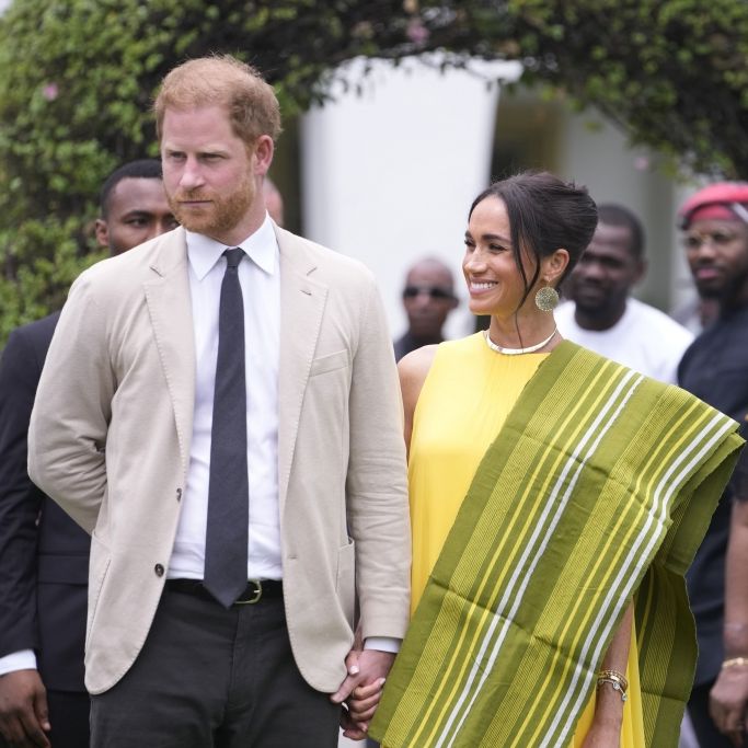 Der Nigeria-Besuch von Prinz Harry und Meghan Markle soll im britischen Königshaus für Ärger sorgen.