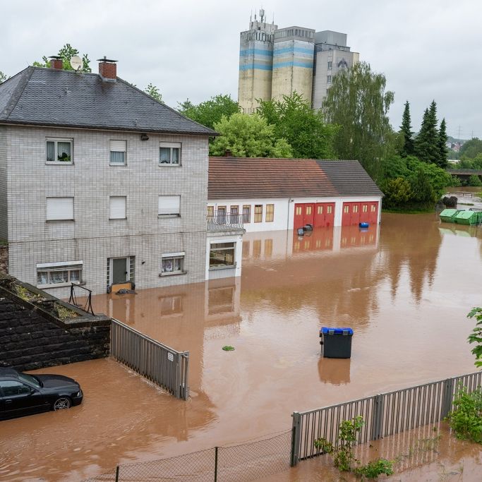 Die heftigen Regenfälle sorgten im Saarland für schwere Überschwemmungen, wie hier in Lebach.