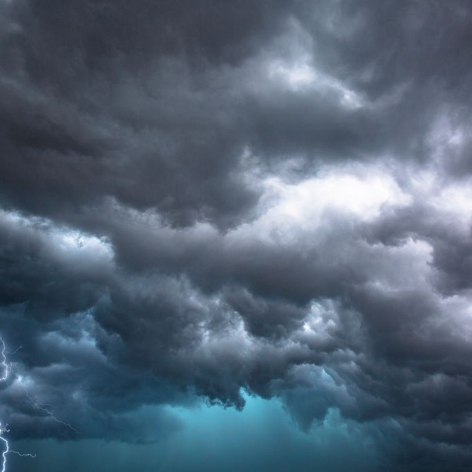 Tiefdruckrinne schiebt sich über Deutschland - Wetterdienst warnt vor Überschwemmungen