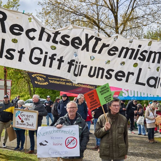 In diesen Städten finden am Sonntag Demos gegen Hass und rechte Hetze statt