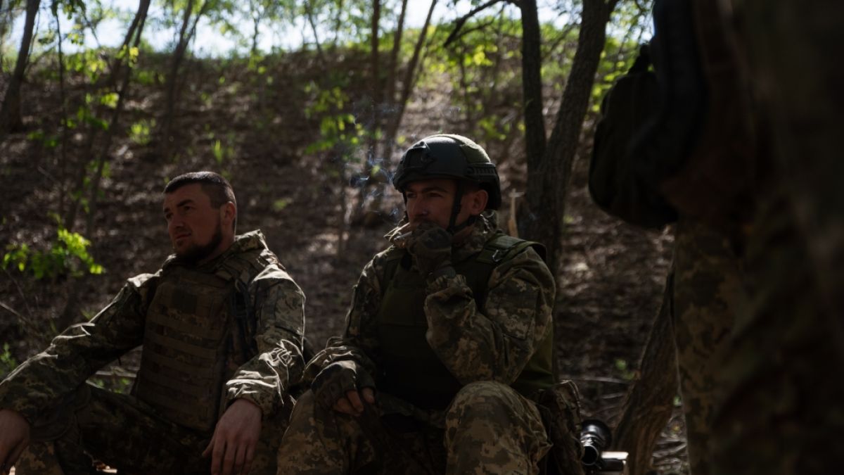 Bekommen ukrainische Soldaten vor Ort bald Unterstützung durch die Nato? Bekommen ukrainische Soldaten vor Ort bald Unterstützung durch die Nato? (Foto)