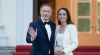 Christian Lindner und seine Frau Franca Lehfeldt vor Schloss Bellevue.