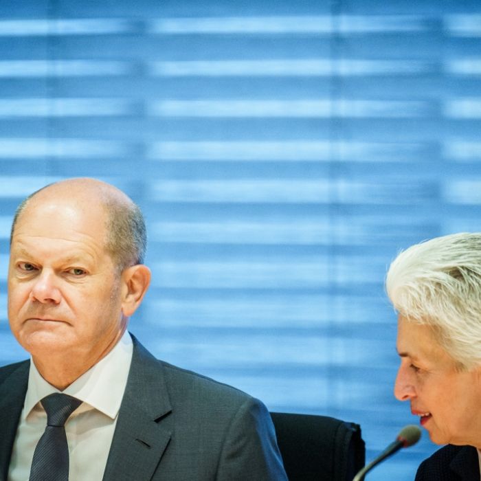 Strack-Zimmermann entschuldigt sich für Autismus-Vergleich