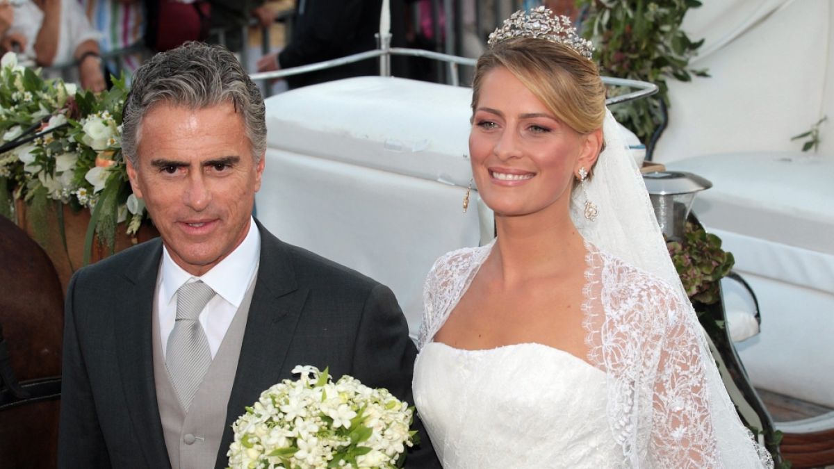 Prinzessin Tatiana und ihr Stiefbruder Atti bei ihrer Hochzeit im Jahr 2010. (Foto)