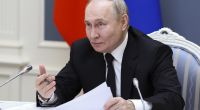 Wladimir Putin soll nur noch mit kugelsicherer Weste auftreten.