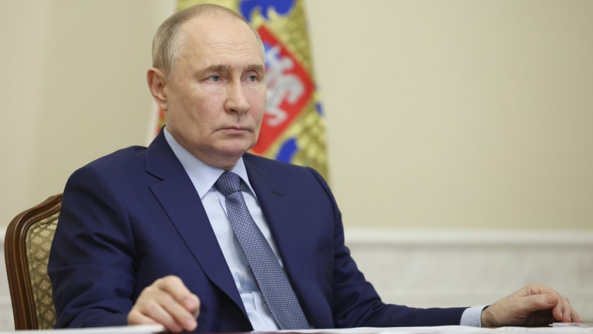 Wladimir Putin soll einen seiner Jagdbomber (Suchoi Su-34) verloren haben. Wladimir Putin soll einen seiner Jagdbomber (Suchoi Su-34) verloren haben. (Foto)