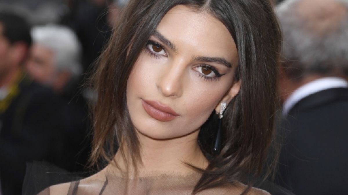 Emrata feierte ihren Geburtstag mit Freunden in Italien. Emrata feierte ihren Geburtstag mit Freunden in Italien. (Foto)