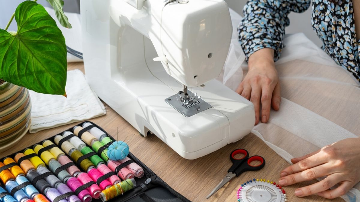 Kleidung selbst zu nähen, macht nicht nur Spaß, sondern bietet auch zahlreiche weitere Vorteile. (Foto)