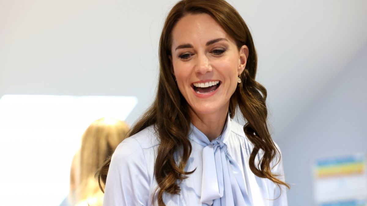 Royals-Fans vermissen Prinzessin Kates strahlendes Lachen, nachdem sich die Prinzessin von Wales infolge einer Krebs-Diagnose aus der Öffentlichkeit zurückzog. Royals-Fans vermissen Prinzessin Kates strahlendes Lachen, nachdem sich die Prinzessin von Wales infolge einer Krebs-Diagnose aus der Öffentlichkeit zurückzog. (Foto)