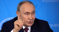 Der russische Präsident Wladimir Putin spricht während eines Treffens im russischen Außenministerium.