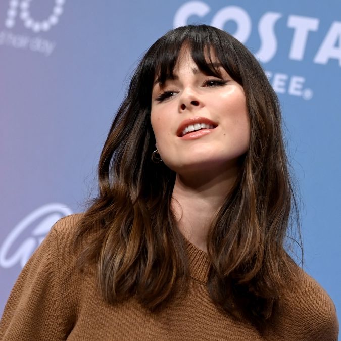 Lena Meyer-Landrut verzückt im Spitzen-Korsett, Emrata posiert hüllenlos