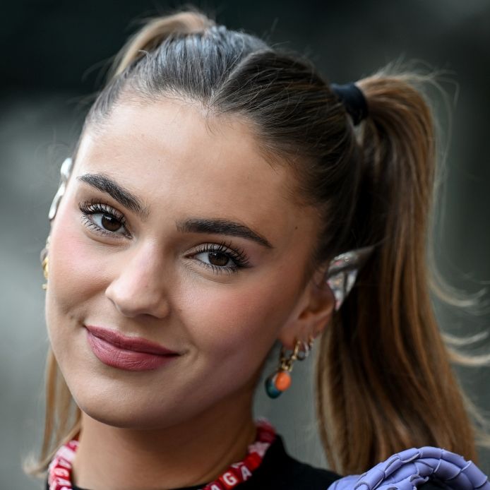 Intimer Schnappschuss aus dem Bett - hier verzichtet sie auf den BH