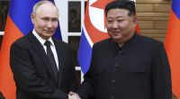 Sehen wir hier tatsächlich den echten Wladimir Putin, der hier Kim Jong Un die Hand schüttelt?