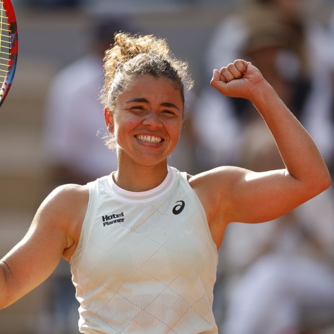 Jasmine Paolini jubelt über ihren Sieg.
