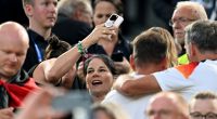 Annalena Baerbock beim Deutschland-Spiel gegen Dänemark beim Achtelfinale der Fußball-EEM.