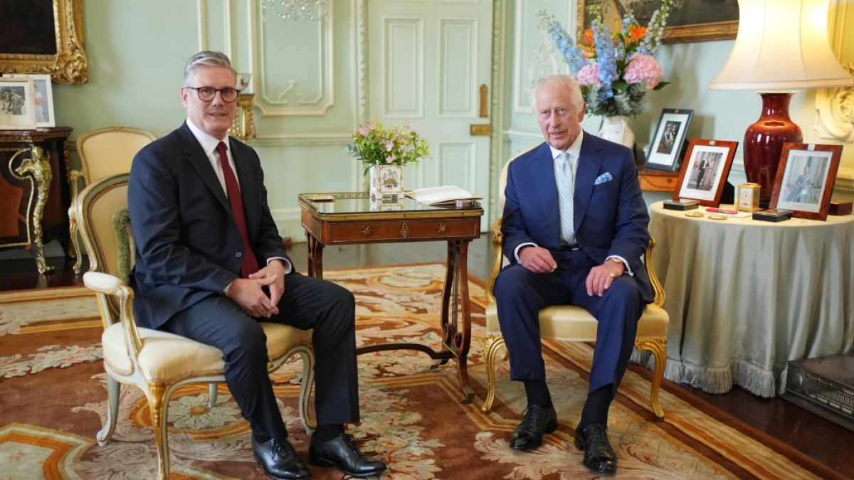 Nach den Neuwahlen ist Großbritannien ist Sir Keir Starmer von der Labour-Partei von König Charles III. am 5. Juli 2024 mit der Bildung einer neuen Regierung beauftragt worden. Nach den Neuwahlen ist Großbritannien ist Sir Keir Starmer von der Labour-Partei von König Charles III. am 5. Juli 2024 mit der Bildung einer neuen Regierung beauftragt worden. (Foto)