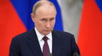 Bitterer Rückschlag für Wladimir Putin: Im Süden Russlands stehen infolge ukrainischer Drohnen-Angriffe mehrere Öllager in Flammen.