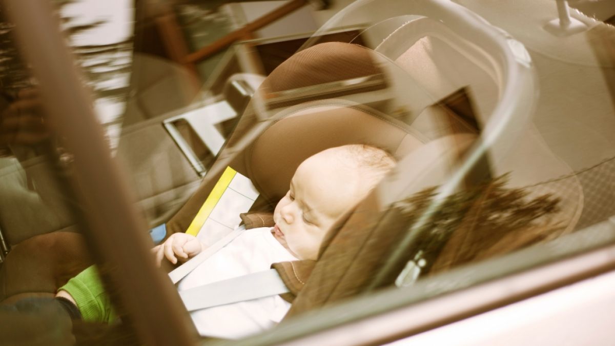 In Rotterdam ist am Montag ein Baby in einem überhitzten Fahrzeug gestorben. Die Hilfe der Rettungskräfte kam zu spät. (Symbolbild) In Rotterdam ist am Montag ein Baby in einem überhitzten Fahrzeug gestorben. Die Hilfe der Rettungskräfte kam zu spät. (Symbolbild) (Foto)