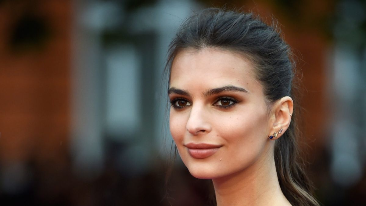 Emily Ratajkowski zeigt gerne, was sie hat. (Foto)